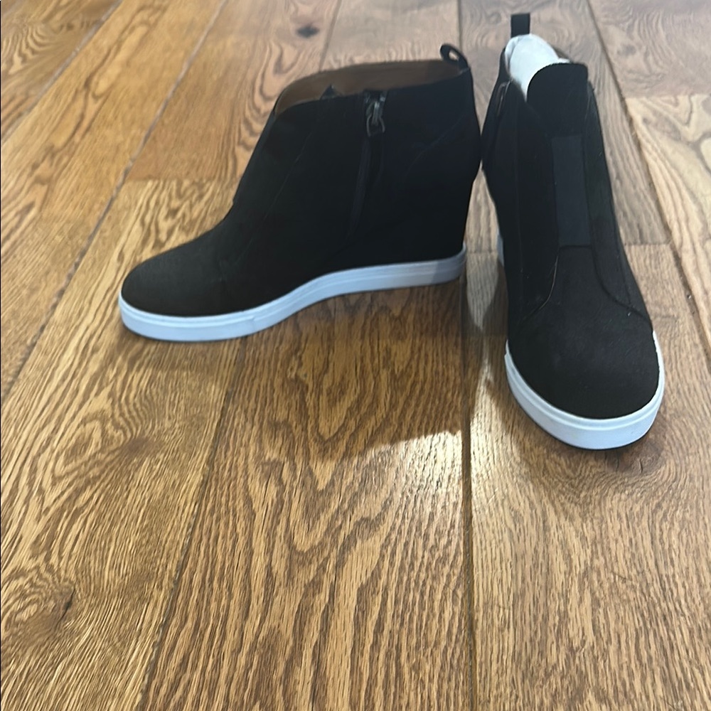 Wedge sneakers